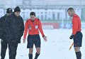 Матч Карпаты - Олимпик прервали из-за снегопада
