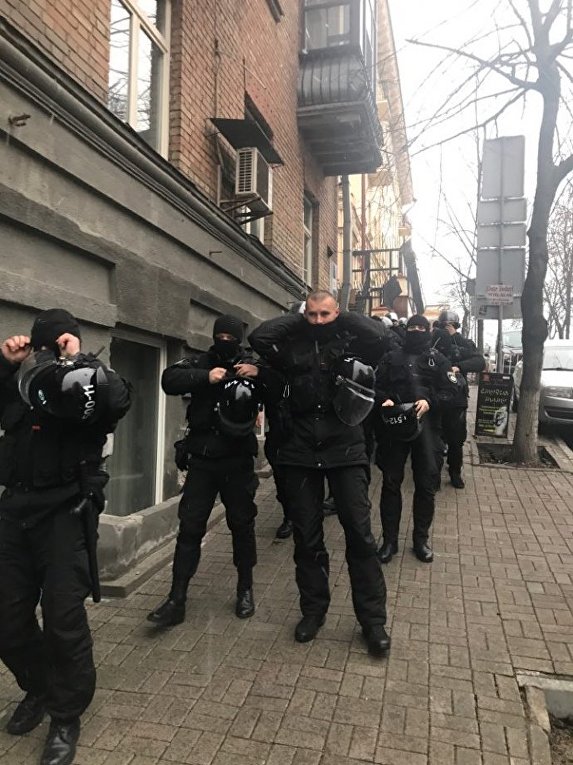 Следственные действия в квартире Саакашвили в Киеве