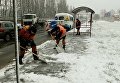 Уборка снега на улицах Киева