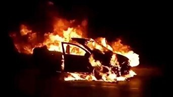 В Киеве на перекрестке дотла сгорел автомобиль