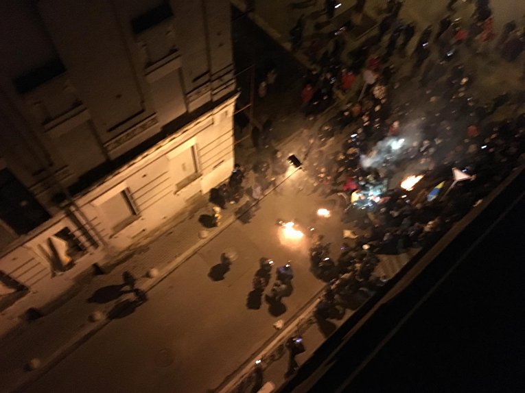 Возле здания СБУ в Киеве, куда доставили Саакашвили