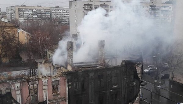 В центре Киева горит дом-памятка архитектуры