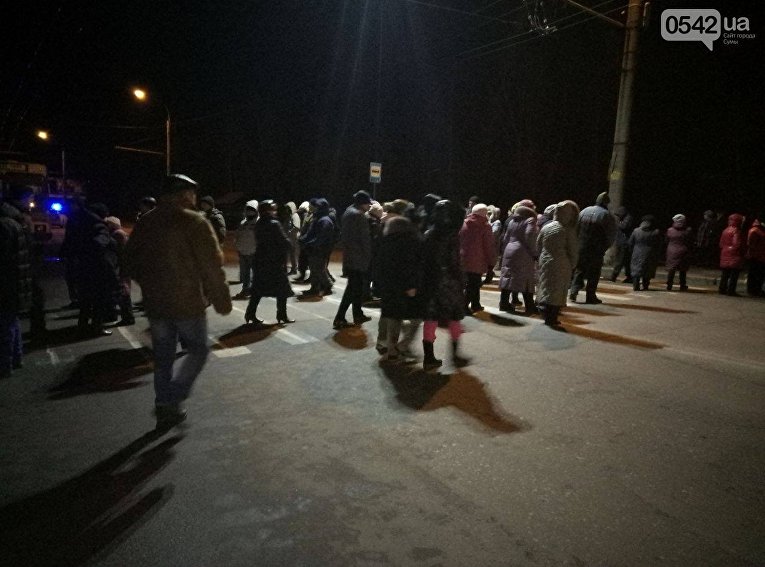 В Сумах люди перекрыли улицу из-за отключения газа в их домах