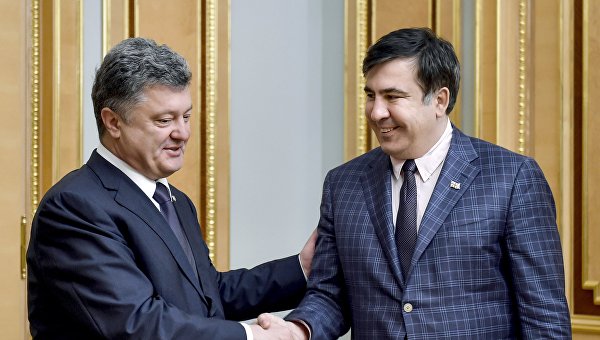 Петр Порошенко (слева) и Михаил Саакашвили. Архивное фото