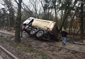 В Тернополе грузовик провалился под землю