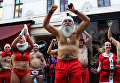 Традиционный забег Санта-Клаусов в Будапеште