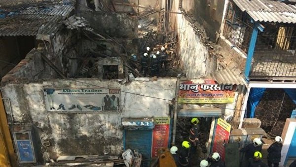 Пожар в Мумбаи: сгорели 12 человек