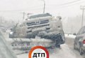 Внедорожник Toyota наехал на отбойник на Воздухофлотском проспекте в Киеве
