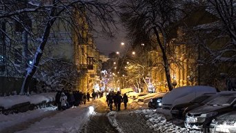 Вечерний заснеженный Киев