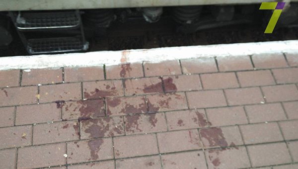 В Одессе на вокзале мужчина попал под поезд и получил тяжелые травмы
