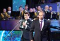 Президент РФ В. Путин посетил юбилейный концерт И. Кобзона