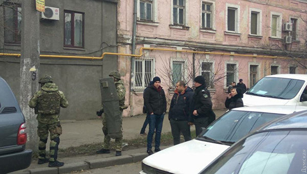 Спецоперация в Одессе: полиция штурмовала автосалон, 22 декабря 2017