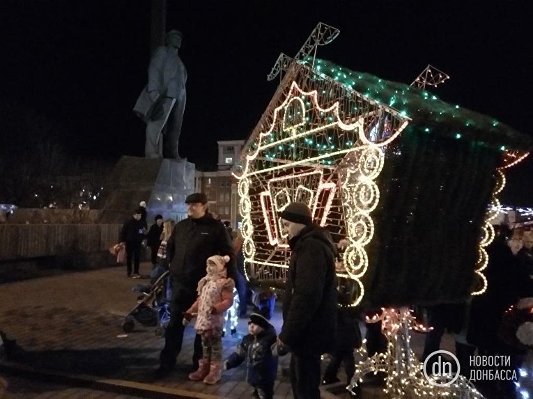 Открытие главной новогодней елки в Донецке