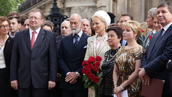 Принц Майкл Кентский с супругой принцессой Мишель Кентской (в центре). Архивное фото