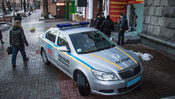 В центре Киева из магазина вынесли 40 шуб