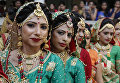 Массовая свадьба в Индии