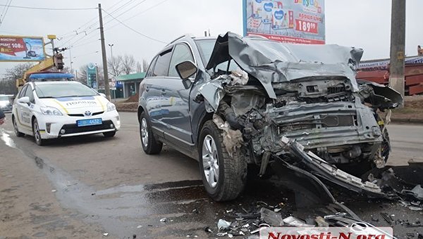 Автомобиль врезался с троллейбусом в Николаеве