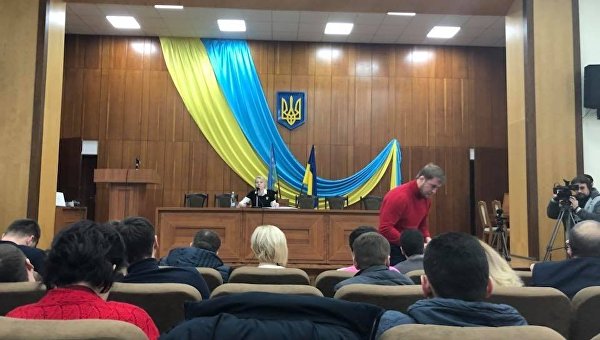 На сессии Ирпенского горсовета гимн Украины прервали гимном Российской Федерации