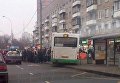 Двое погибли в результате наезда автобуса на остановку возле метро в Москве
