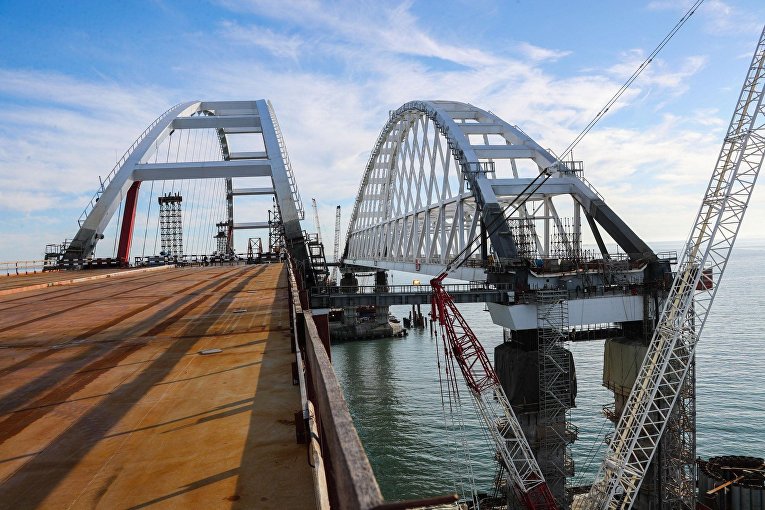 Минтранс РФ опубликовал фото готового участка Крымского моста