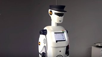 В Индии представили первого в мире робота-полицейского