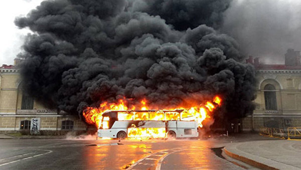 Автобус сгорел в Питере