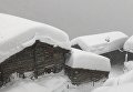 Из-за снегопада десятки тысяч туристов не могу покинуть курорт в Швейцарии