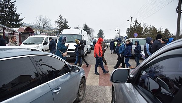 Митингующие ограничили движение в сторону еще одного пункта пропуска на границе Украины с Польшей