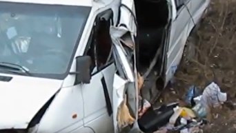 На месте смертельной аварии под Курском, где погибли трое украинцев. Видео