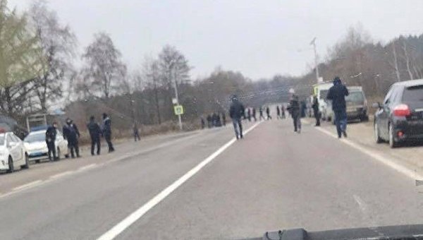 Митингующие заблокировали четвертый пункт пропуска на границе с Польшей