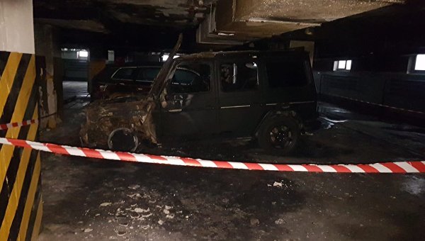 Mercedes Gelenwagen сгорел на подземном паркинге в Киеве