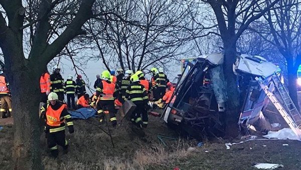 Три человека погибли, около 30 ранены в результате ДТП в Праге