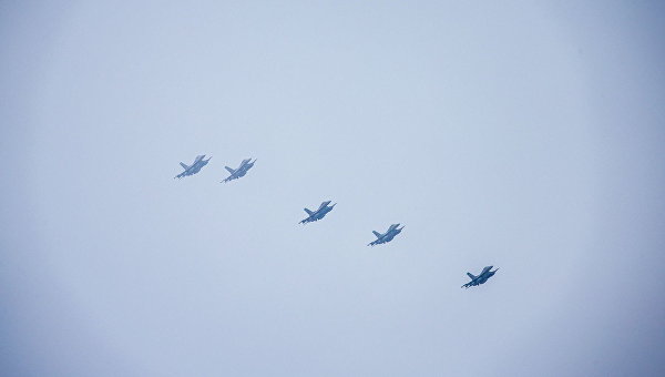 В Эстонию прибыли 12 истребителей F-16 США