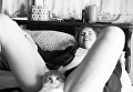 Пара устроила фотосессию родов с котом