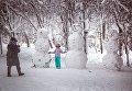 Одесситы лепят удивительных снеговиков