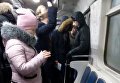 В вагоне киевского метро пассажирам на голову полилась талая вода