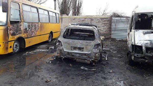 СМИ сообщают о пожаре на стоянке в Мелитополе