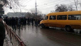 В Хмельницком взбунтовались ветераны МВД, перекрыта улица. Видео