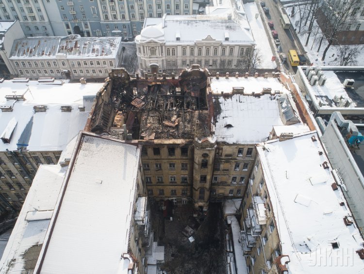 Последствия пожара в доме на Богдана Хмельницкого в центре Киева