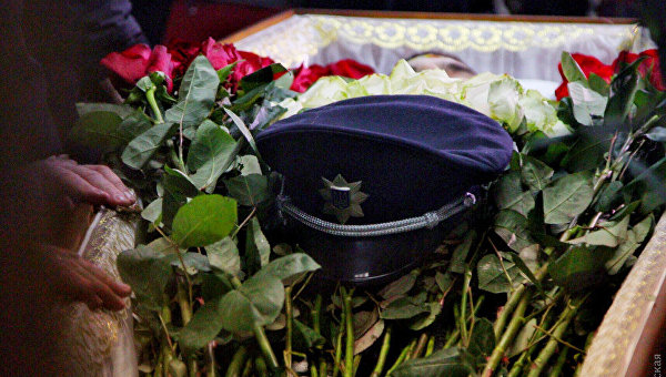 Одесситы простились с участковым полицейским, погибшим в перестрелке на Новосельского