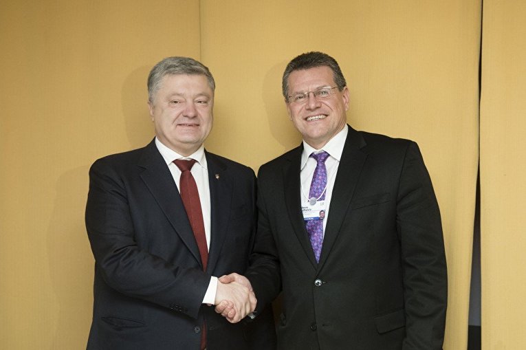 Президент Украины Петр Порошенко и вице-президент Еврокомиссии Марош Шефчович на Экономическом форуме в Давосе
