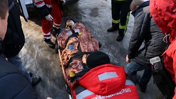 В Киеве парень выжил после падения с 7-го этажа