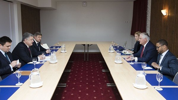 Встреча Петра Порошенко и Рекса Тиллерсона в Давосе
