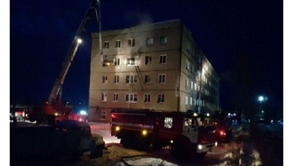Во время пожара в общежитии под Омском сгорели пять человек, из них двое детей