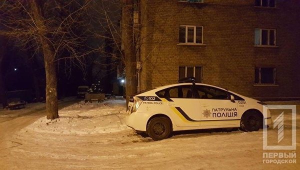 Патрульная полиция на месте попытки самоубийства в Кривом Роге