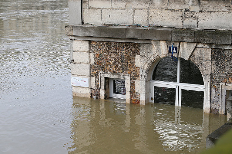 Наводнение в Париже достигло своего пика
