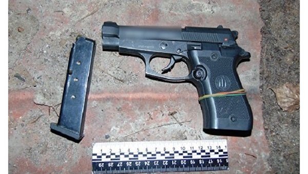 Пистолет, изъятый у мужчины в Киеве