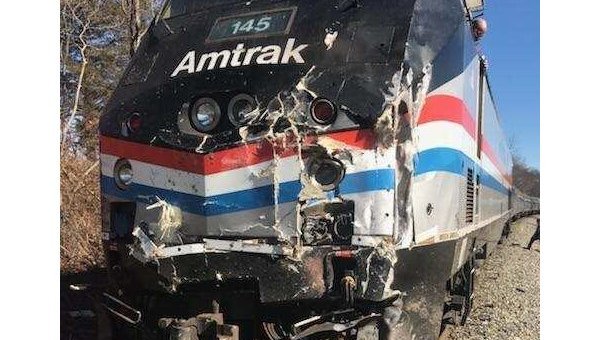Поезд с американскими конгрессменами столкнулся с грузовиком
