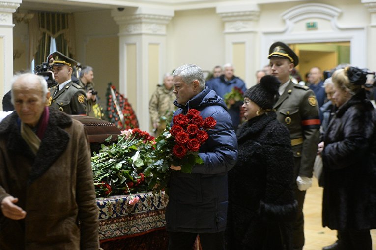 Церемония прощания с Леонидом Каденюком