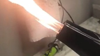 Американка сняла на видео профессиональный фен, извергающий пламя. Видео